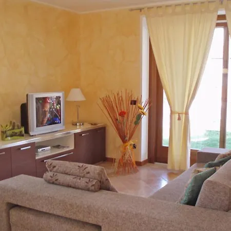 Apartman Limoni - Elisa Land-ferienhaus Mit Pool Colico